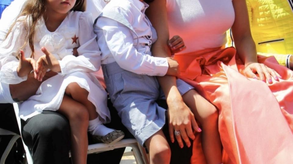 Jennifer Lopez na slavnost přivedla i své děti Maxe a Emmu